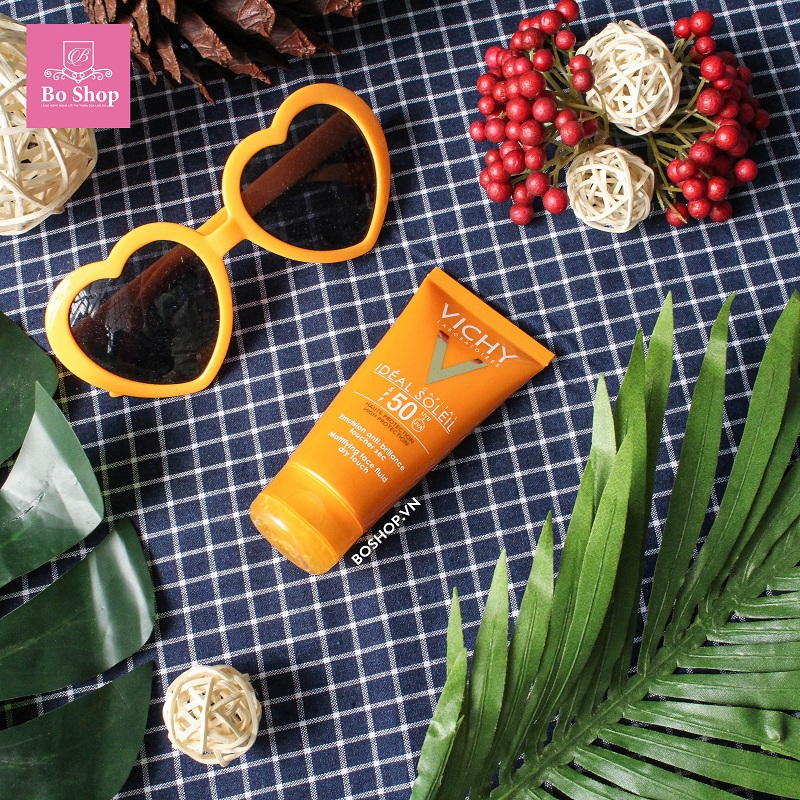 review-kem-chong-nang-vichy-ideal-soleil-spf-50-mattifying-face-fluid-dry-touch