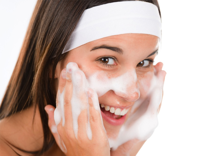sua-rua-mat-clean-clear-blackhead-eraser-141g-BOSHOP-3.jpg