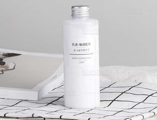 sua-duong-am-muji-moisturising-milk-boshop-2.jpg