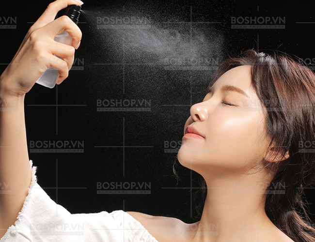 xit-khoang-3ce-moist-glossing-face-oil-mist-140ml-boshop-2.jpg