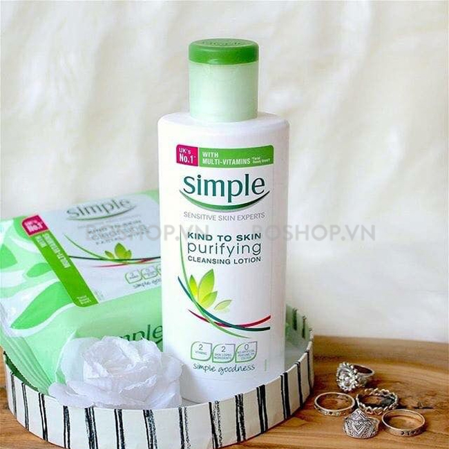 sua-tay-trang-simple-kind-skin-purifying-cleansing-lotion-200ml-boshop-2.jpg