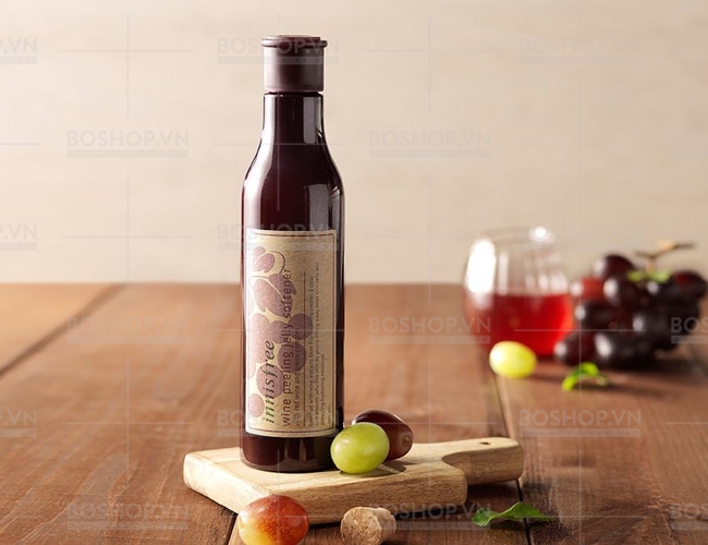 tay-da-chet-innisfree-wine-peeling-jelly-softner-180ml-boshop-2.jpg