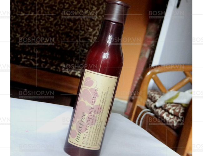 tay-da-chet-innisfree-wine-peeling-jelly-softner-180ml-boshop-5.jpg