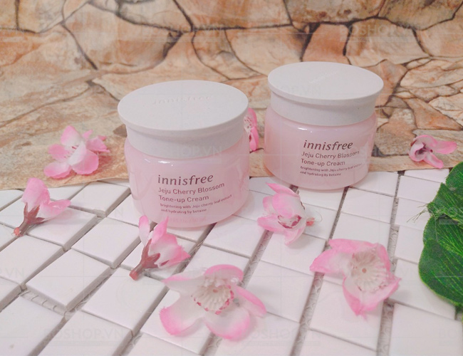 duong-trang-innisfree-jeju-cherry-blossom-tone-up-cream-boshop-3-jpg