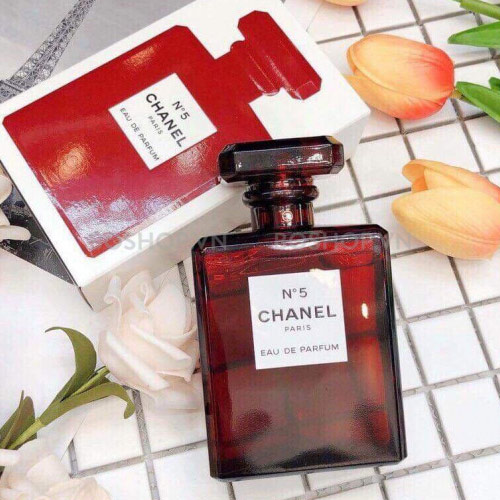 Chanel N5 la storia del profumo di Coco