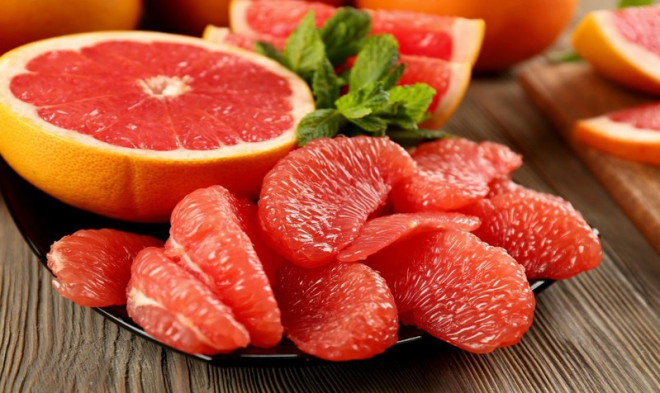 an-nhung-trai-cay-ho-cam-quyt-de-bo-sung-vitamin-c-chong-virus-corona-hieu-qua-jpg
