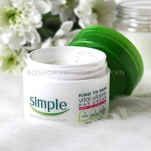 kem-duong-am-chong-nang-simple-kind-to-skin-vital-vitamin-day-cream-spf-15-50ml-boshop-1-jpg