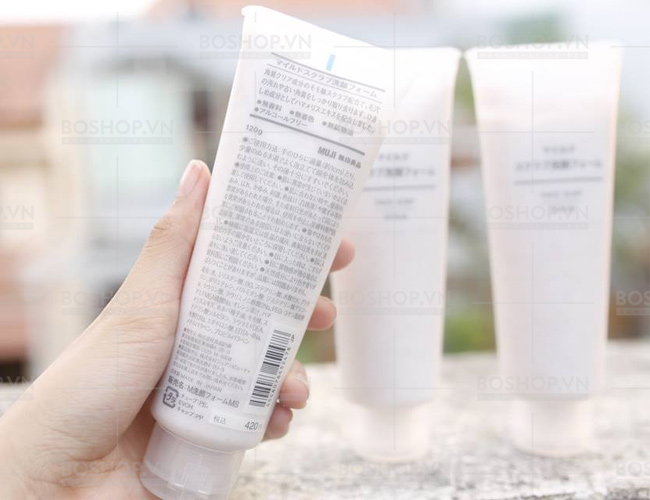 sua-rua-mat-co-hat-muji-mild-scrub-face-soap-30gr-boshop-8-jpg