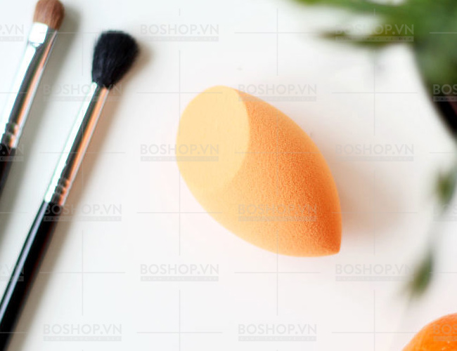 mut-trang-diem-real-techniques-miracle-complexion-sponge-1-cai-boshop-4-jpg