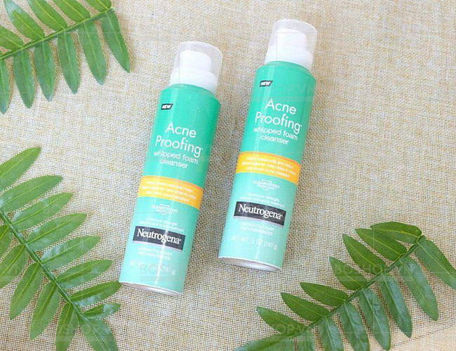 bot-rua-mat-tri-mun-neutrogena-acne-proofing-whipped-foaming-cleanser-141gr-boshop-5-jpg