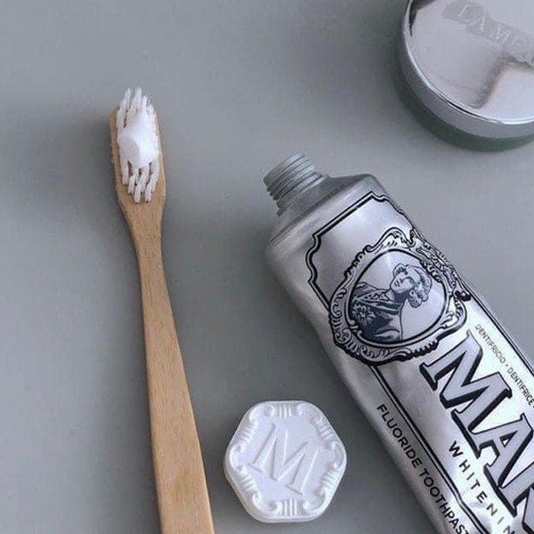 kem-danh-rang-marvis-whitening-mint-85ml-boshop-6-jpg