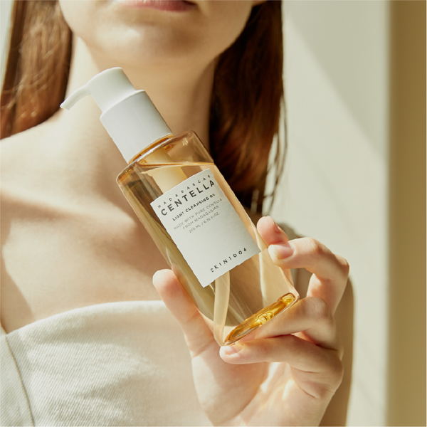 dau-tay-trang-skin1004-madagascar-centella-light-cleansing-oil-200ml-boshop-3-jpg