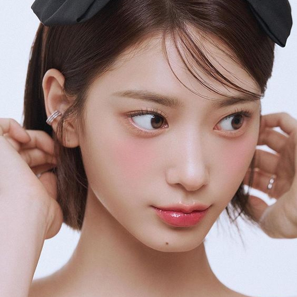 igari-makeup-xu-huong-trang-diem-nhat-xinh-dep-voi-doi-ma-ung-hong-boshop-4-jpg