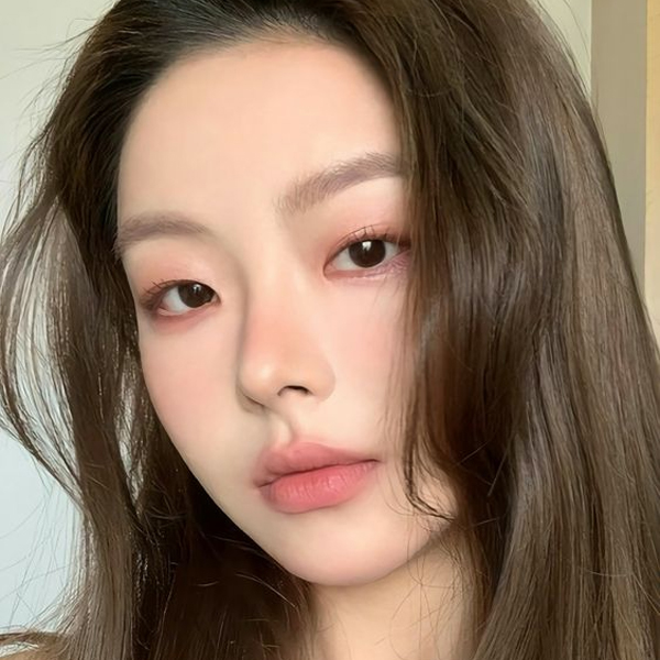 igari-makeup-xu-huong-trang-diem-nhat-xinh-dep-voi-doi-ma-ung-hong-boshop-1-jpg