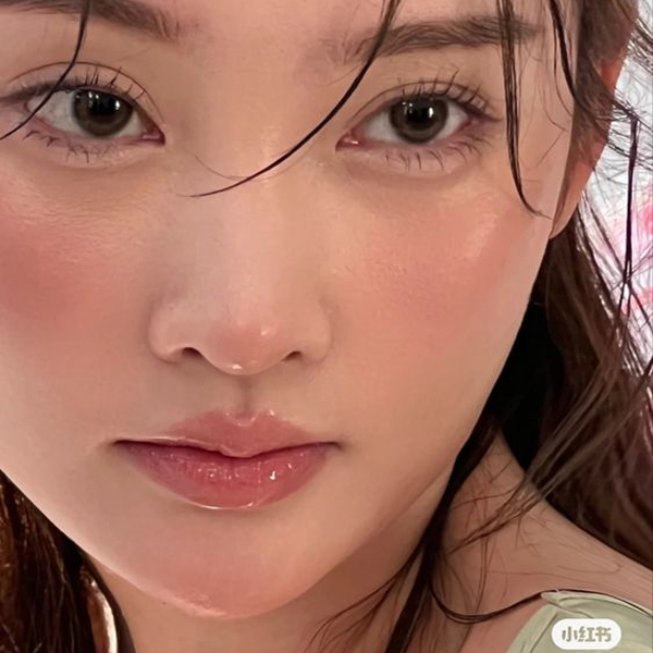 igari-makeup-xu-huong-trang-diem-nhat-xinh-dep-voi-doi-ma-ung-hong-boshop-7-jpg
