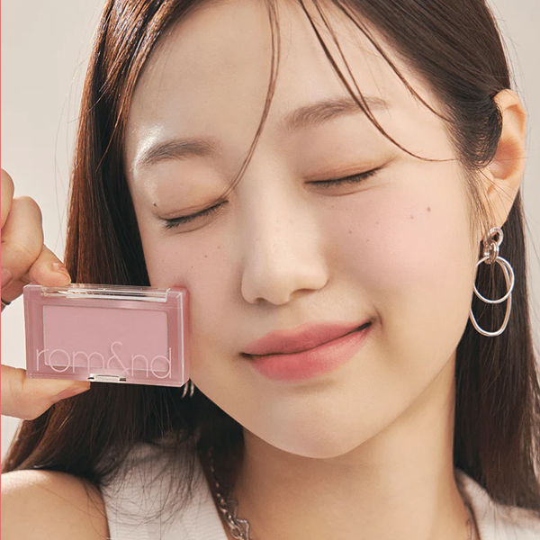 igari-makeup-xu-huong-trang-diem-nhat-xinh-dep-voi-doi-ma-ung-hong-boshop-18-jpg