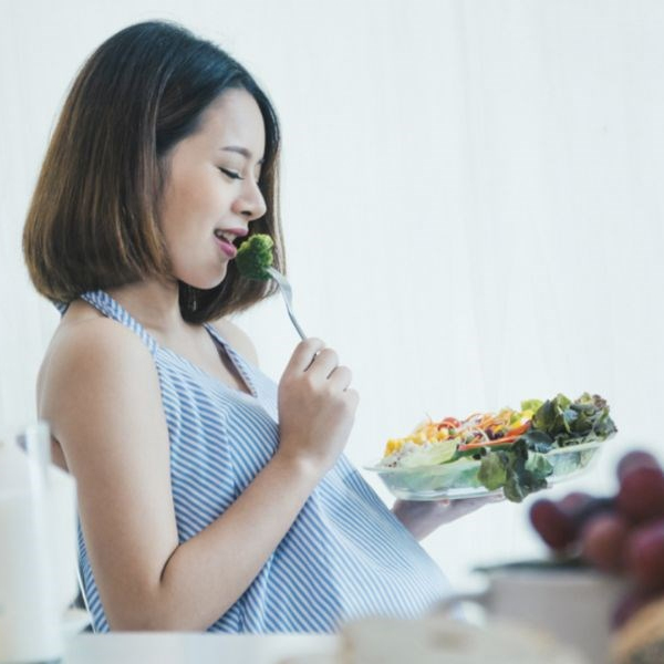 vitamin-a-thanh-phan-cua-suc-khoe-vung-ben-lan-da-tuoi-tre-boshop-14-jpg
