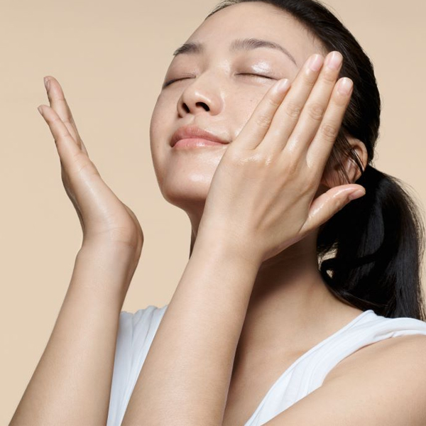 nuoc-than-bi-quyet-danh-thuc-ve-dep-rang-ro-cua-lan-da-17-jpg