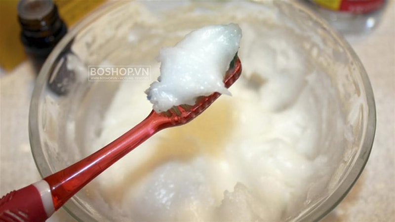 làm trắng răng bằng baking soda