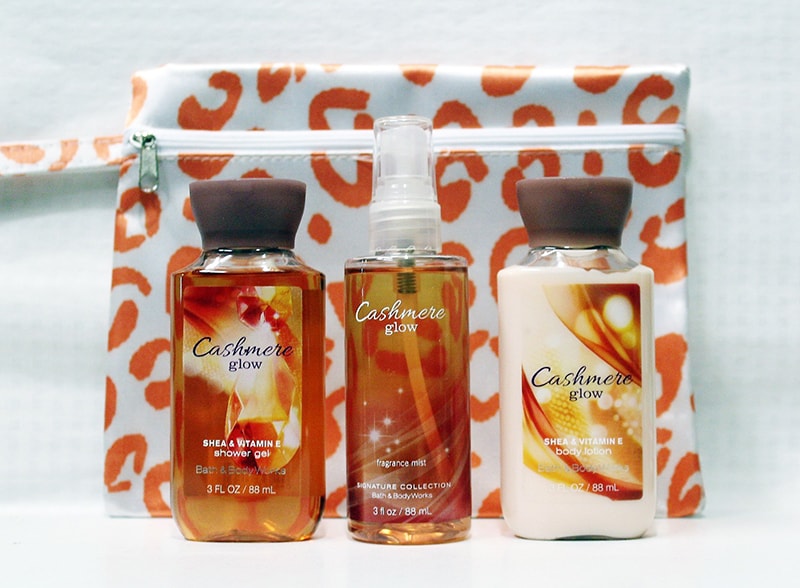 Cùng với một loạt mùi hương nổi bật khác của Bath & Body Works, dưỡng ẩm Cashmere Glow (ngoài cùng bên phải) đã có mặt tại các cửa hàng của Bo Shop.