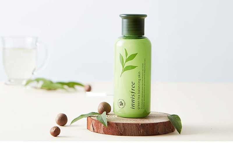 Nước hoa hồng Trà xanh Innisfree Green Tea Balancing Skin là bảo bối cần có của mọi cô gái.