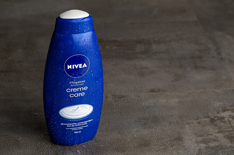 Các loại dầu thiên nhiên trong sữa tắm Nivea Cream Care For Body với độ dưỡng cao là thần dược cho da khô, dưỡng ẩm da và ngăn ngừa các vết nhăn.