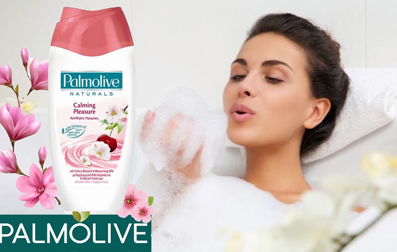 Tận hưởng hương thơm ngọt hào với sữa tắm Palmolive Naturals Moisturizing Milk with Cherry Blossom.