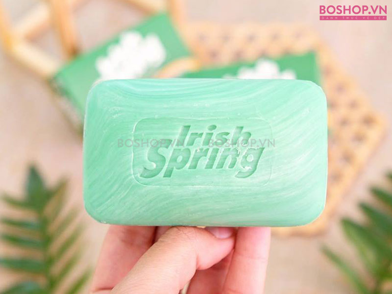 Xà Phòng Irish Spring Deodorant Soap Original không làm khô da, nhờn rít khó chịu.