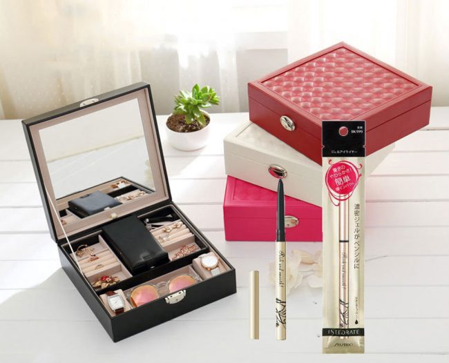 Bút kẻ mắt Shiseido FITIT Integrate Black BK999 tông màu đen tạo sự quyến rũ và cuốn hút cho đôi mắt