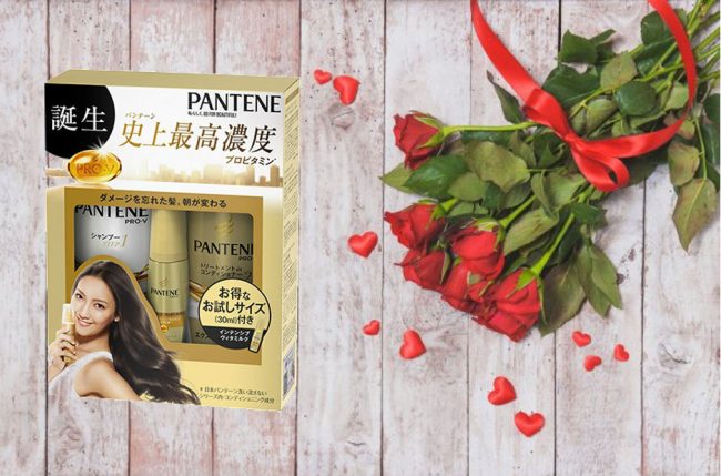 Set dầu gội xả ủ phục hồi tóc Pantene Gold S3 có mùi thơm nhẹ nhàng, giữ mùi lâu và trị gàu hiệu quả