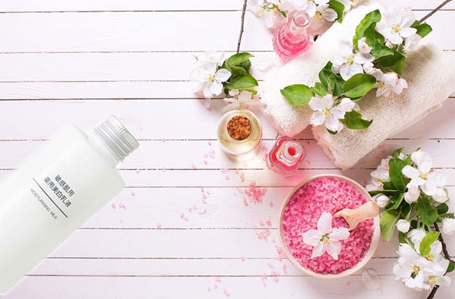 Sữa dưỡng cho da nhạy cảm Muji Moisturising Milk 150ml