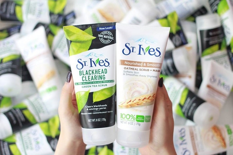 Thiết kế sữa rửa mặt có hạt St.Ives Blackhead Clearing Green Tea Scrub 170gr được đánh giá cao hơn bản cũ.