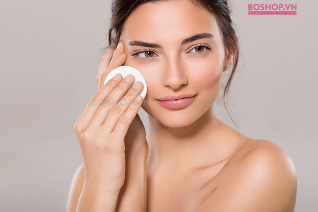 Sữa rửa mặt tẩy trang Bioré Makeup Remover Facial Wash nhẹ nhàng tẩy sạch lớp trang điểm, bụi bẩn