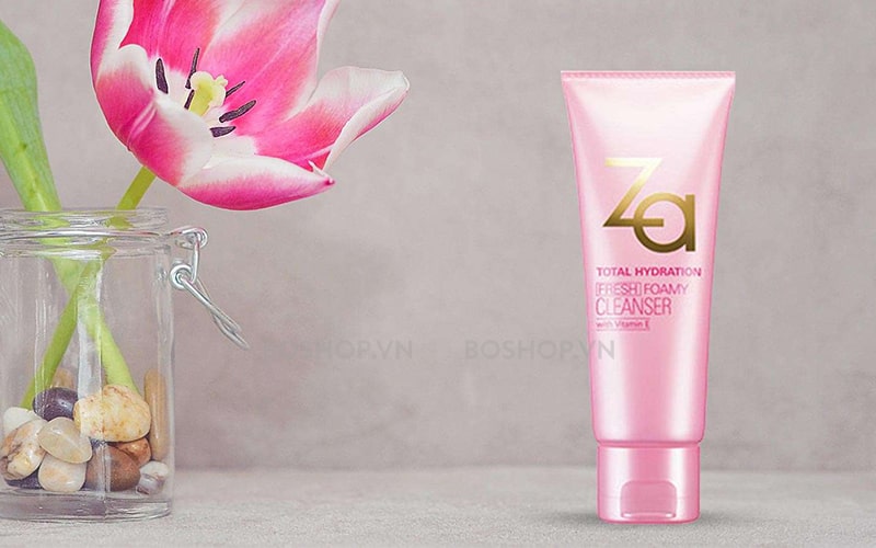 Sữa rửa mặt Za Total Hydration Fresh Foamy Cleanser 100ml cung cấp độ ẩm cho da