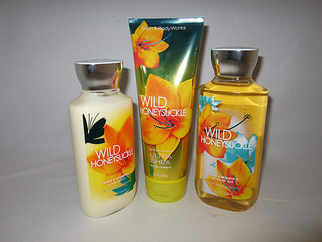 Sữa tắm dưỡng ẩm Bath & Body Works Pearberry 295ml hương thơm từ dâu rừng, lan nam phi và hương gỗ thanh mát