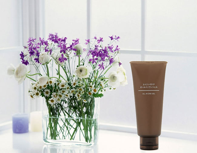 Tinh chất dưỡng da Muji Anti-Aging All In One Gel 100gr thích hợp cho mọi loại da, kể cả da lão hóa