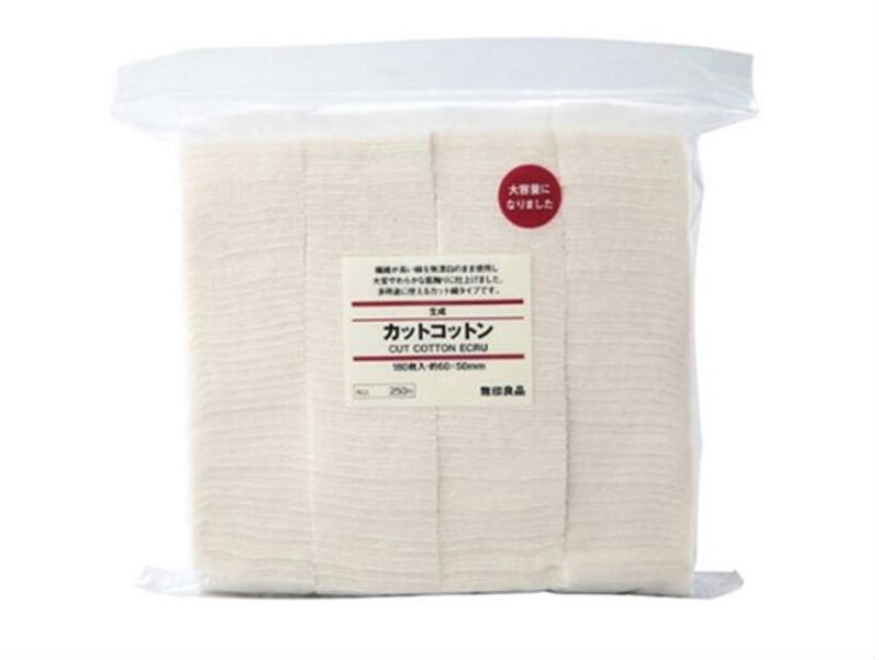 Bông tẩy trang Muji Cut Cotton-Unbleached 180 miếng giúp tẩy sạch mọi lớp trang điểm 