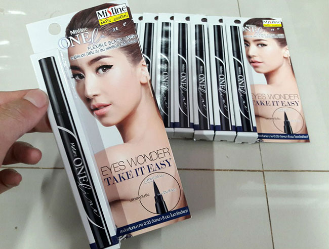 Bút kẻ mắt dạ chống nước Mistine One Line Flexible Black Liner  tông màu đe