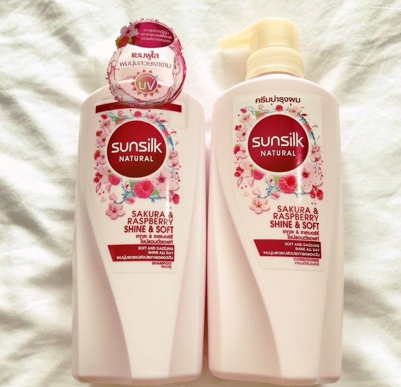 Dầu xả Sunsilk Natural Sakura & Raspberry Shine & Soft 450ml chiết xuất từ phúc bồn tử và hoa anh đào