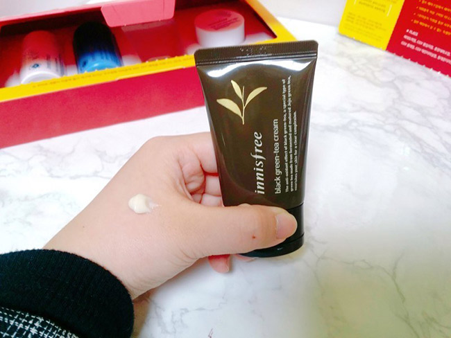 Kem dưỡng da Innisfree Black Green Tea Cream 30ml an toàn cho da