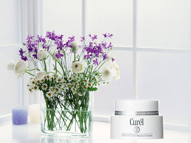 Kem làm trắng da Curél Whitening Moisture Care 40gr