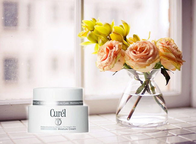 Kem làm trắng da Curél Whitening Moisture Care 40gr tăng cường độ đàn hồi cải thiện sắc tố da