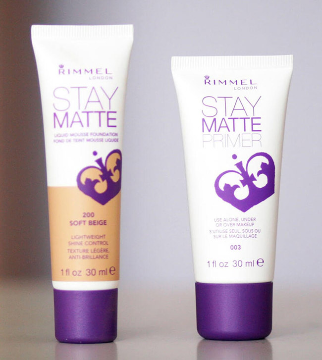 Kem lót kiềm dầu Rimmel Stay Matte Face Primer #003 30ml mang lại làn da tươi mới, nâng tone màu cho làn da