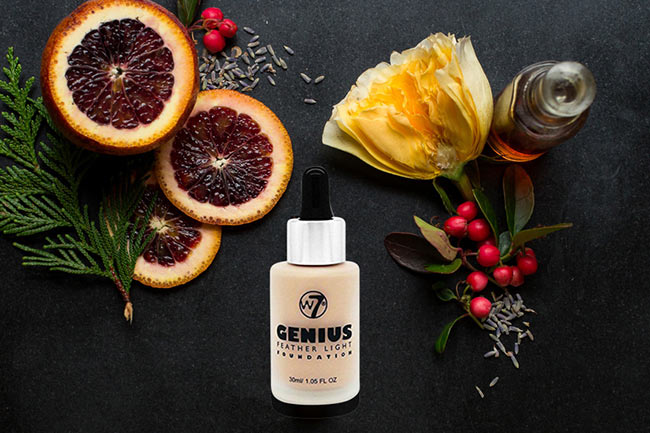 Kem nền W7 Genius Feather Light-Puff 30ml