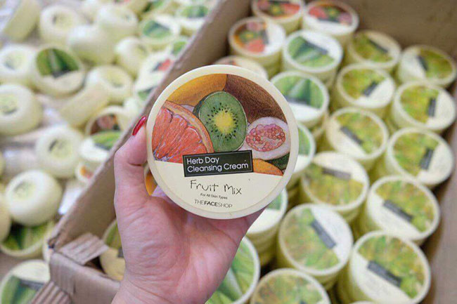Kem tẩy The Face Shop Herb Day Fruitday 150ml
