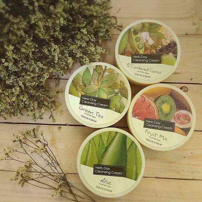 Kem tẩy The Face Shop Herb Day Fruitday 150ml chiết xuất trái cây giàu hỗn hợp vitamin