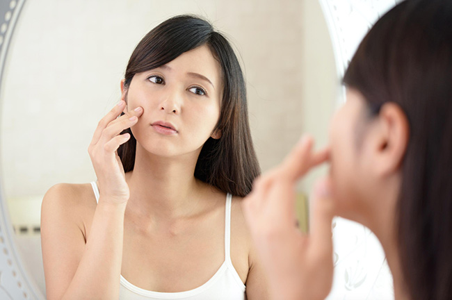 Kem tẩy The Face Shop Herb Day Fruitday tẩy sạch lớp trang điểm một cách dịu nhẹ