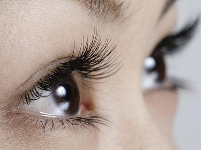 Mascara giúp mi dài và cong gấp 2 lần