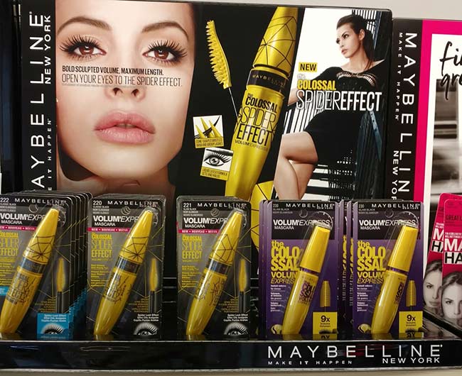 Mascara Maybelline The Colossal Spider Effect 221 giúp làm dày và dài mi