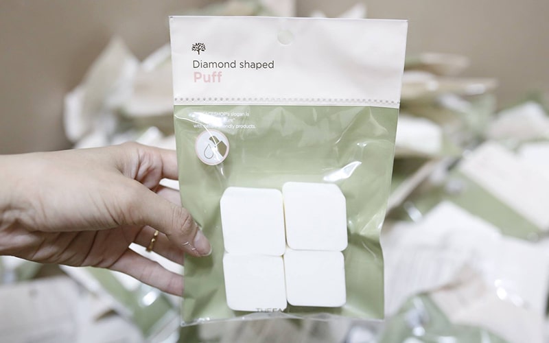 Mút trang điểm The Face Shop Diamond Shaped Puff bông mút mềm, mịn